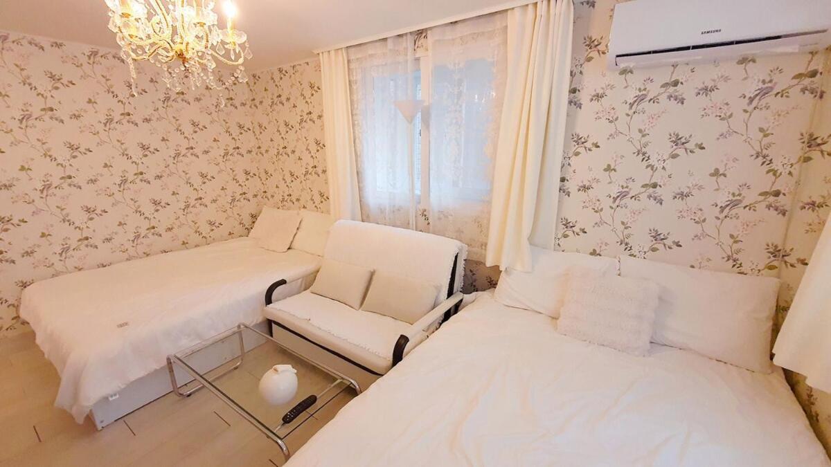 Melbie House - 4beds, Party, Game Room, Board Game, Ott Apartment *
